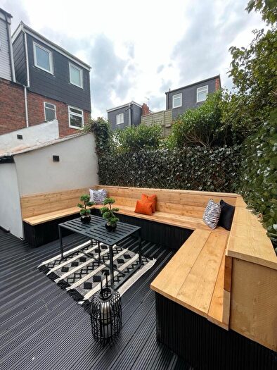 5 Bedroom House To Rent In Daisy Road, Birmingham, B16