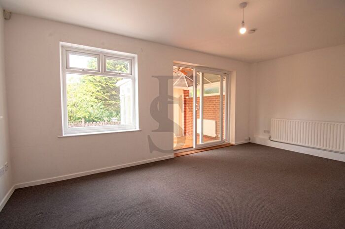 2 Bedroom End Of Terrace House To Rent In Sharpley Drive, Leicester, LE4