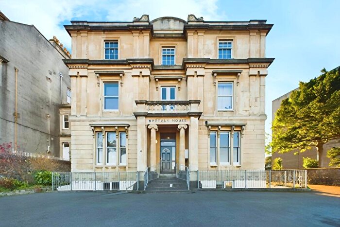 2 Bedroom Apartment For Sale In Elton Road, Clevedon, North Somerset, BS21