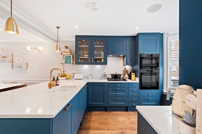3 Bedroom Property To Rent In Whistler Street, Islington, N5