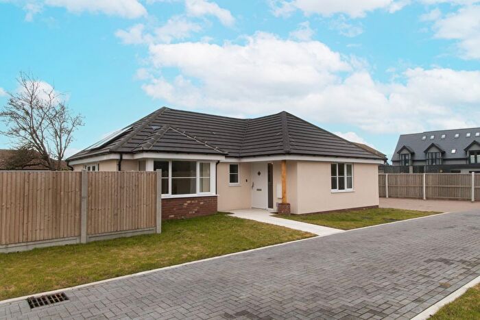 2 Bedroom Detached Bungalow For Sale In Weavers Close, Brightlingsea, Colchester, CO7