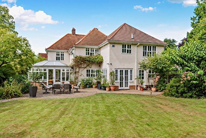 4 Bedroom Detached House For Sale In High Street, Whitchurch On Thames, Oxfordshire, RG8