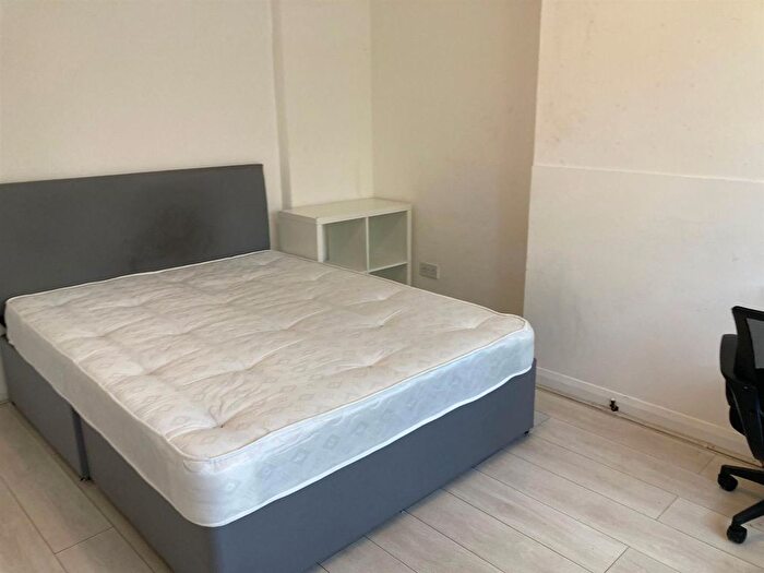 5 Bedroom Terraced House To Rent In Larchwood Drive, Englefield Green, TW20