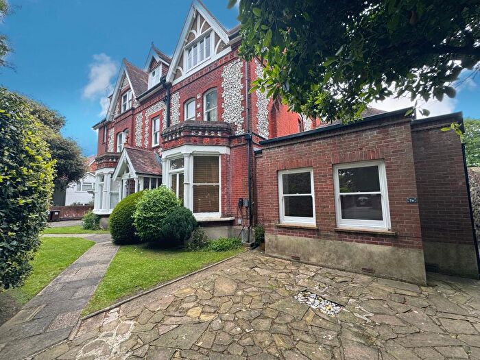 Apartment To Rent In Grassington Road, Eastbourne, BN20