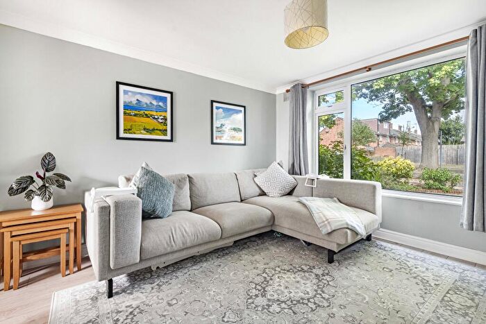 3 Bedroom Terraced House For Sale In Apthorpe Way, Cambridge, CB4