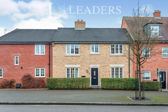 3 Bedroom House To Rent In Whitehead Way, Buckingham, Buckinghamshire, MK18