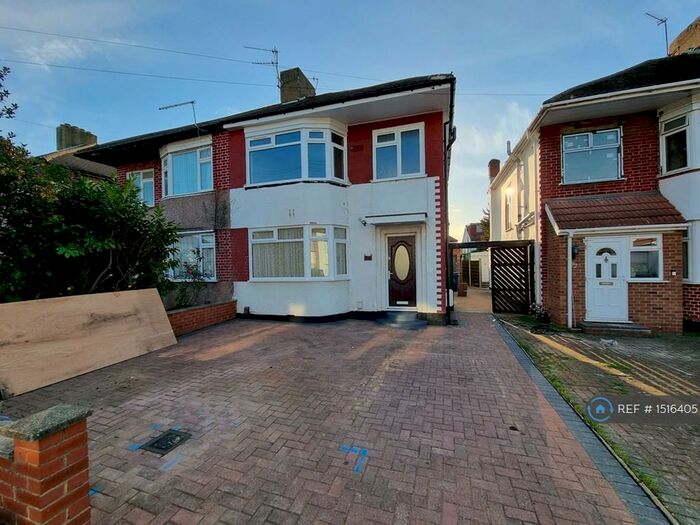 3 Bedroom Semi-Detached House To Rent In Tavistock Road, Edgware, HA8