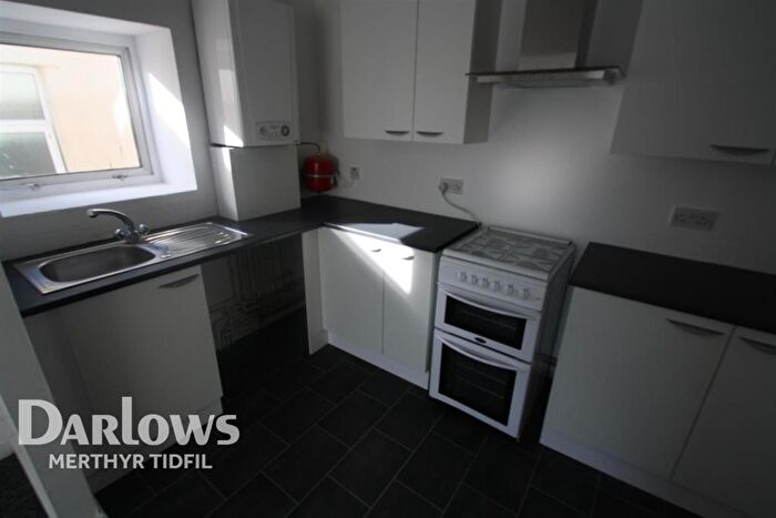 2 Bedroom Flat To Rent In Swansea Road, Gorseinon, SA4