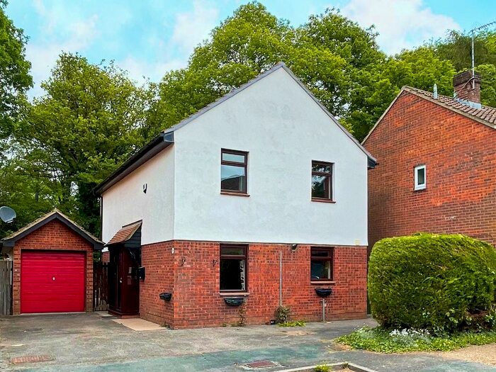 4 Bedroom Detached House To Rent In Penshurst Rise, Frimley, Camberley, GU16