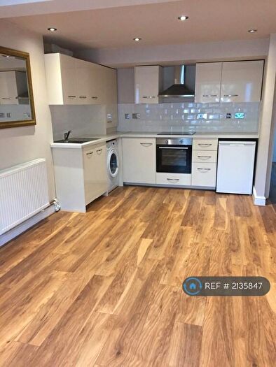 1 Bedroom Flat To Rent In Hermon Hill, London, E11