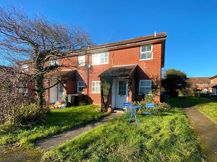 1 Bedroom Apartment To Rent In Peak Road, Guildford, Surrey, GU2