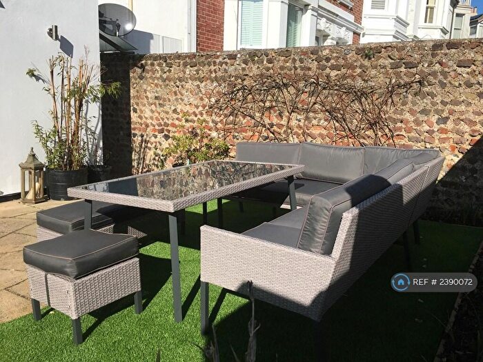 1 Bedroom Flat To Rent In Hove Park Villas Private Garden, Hove, BN3