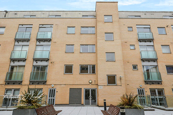 2 Bedroom Apartment For Sale In Wenlock Road, London, N1