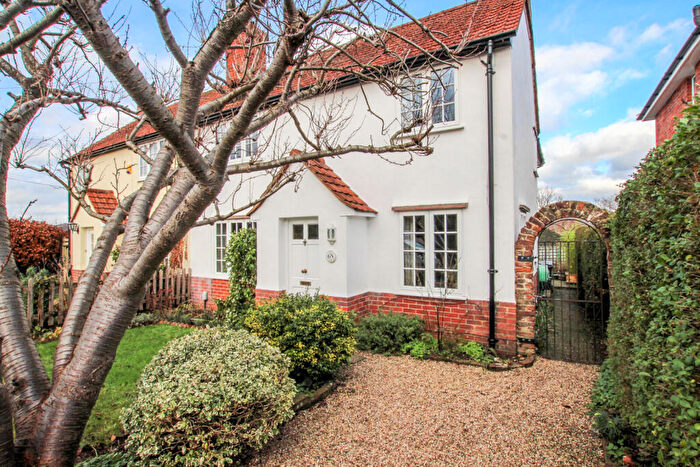 4 Bedroom Semi Detached House For Sale In Glebe Road, Purley On Thames, Reading, Berkshire, RG8