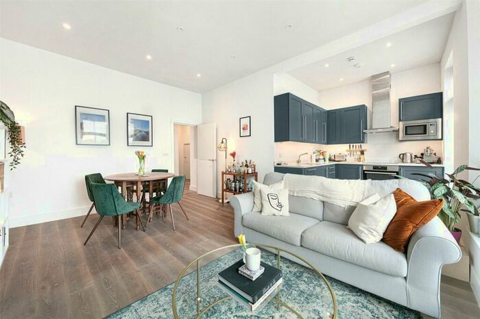 2 Bedroom Apartment To Rent In Altenburg Gardens, Battersea, London, SW11