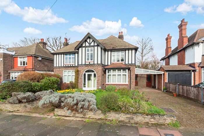 5 Bedroom Detached House For Sale In Crescent Road, Sidcup, DA15