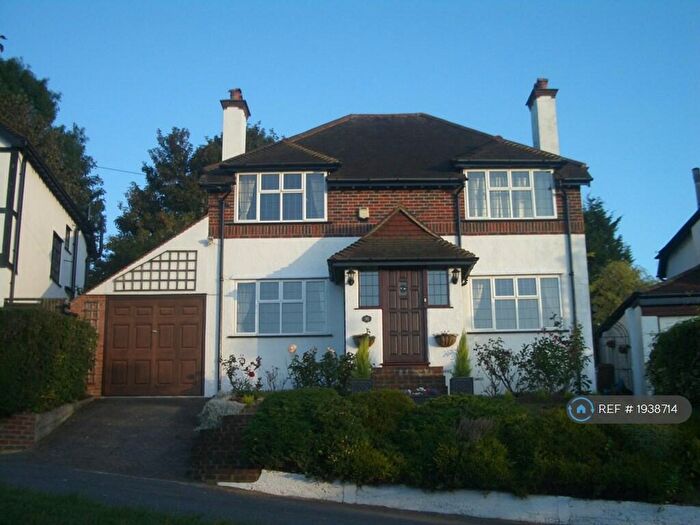 3 Bedroom Detached House To Rent In Kingsdown Avenue, South London, CR2