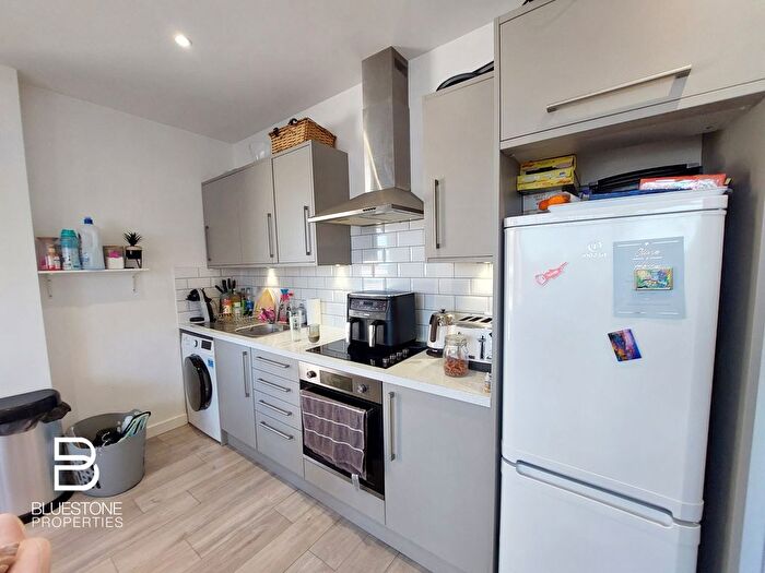 1 Bedroom Flat To Rent In Woodcote Road, Wallington, SM6