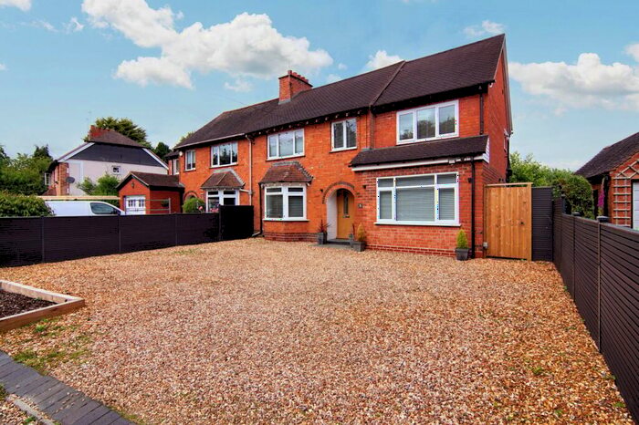 4 Bedroom Semi-Detached House For Sale In Barston Lane, Balsall Common, Coventry, CV7