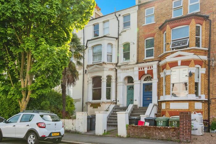 2 Bedroom Flat To Rent In Wykeham Mansions, Rosendale Road, SE21
