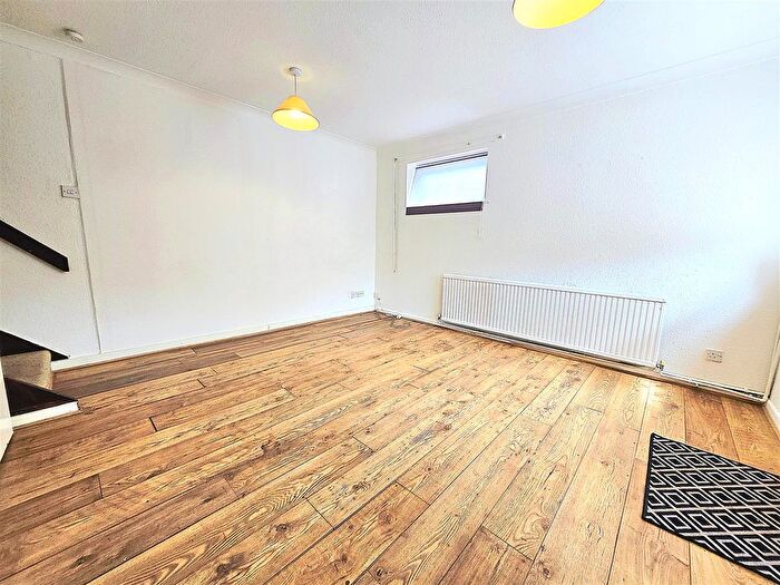 1 Bedroom End Of Terrace House To Rent In Rushes Mead, Uxbridge, UB8