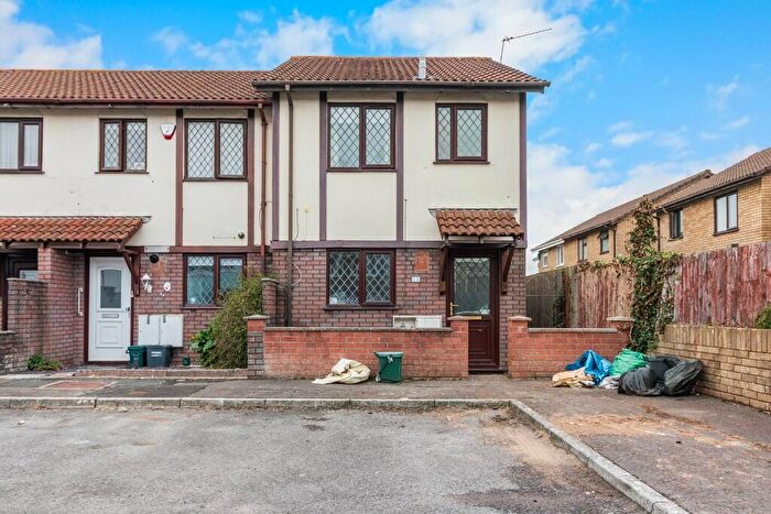 2 Bedroom End Of Terrace House For Sale In Woodham Park, Barry, CF62