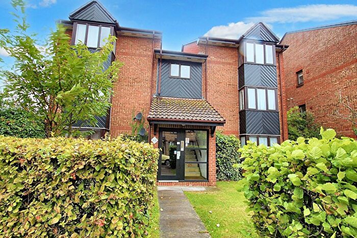 Studio To Rent In Hawthorne Crescent, West Drayton, UB7
