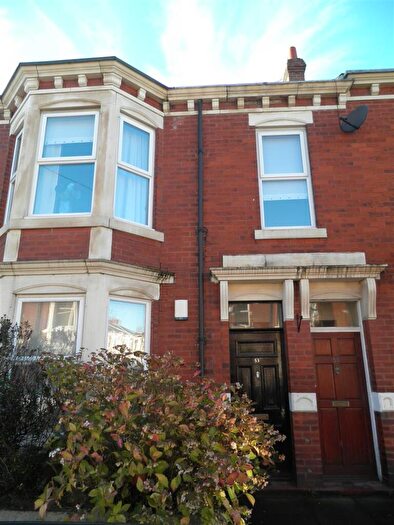 2 Bedroom Apartment To Rent In Whitefield Terrace, NE6