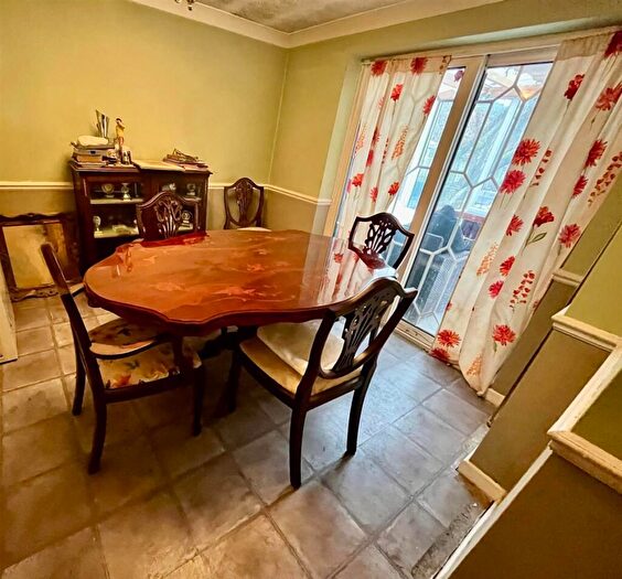 5 Bedroom Detached House For Sale In Ringwood Road, Ferndown, BH22