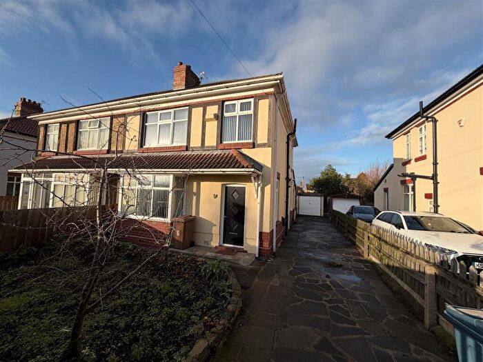 3 Bedroom House For Sale In Hindsons Crescent North, Houghton Le Spring, DH4