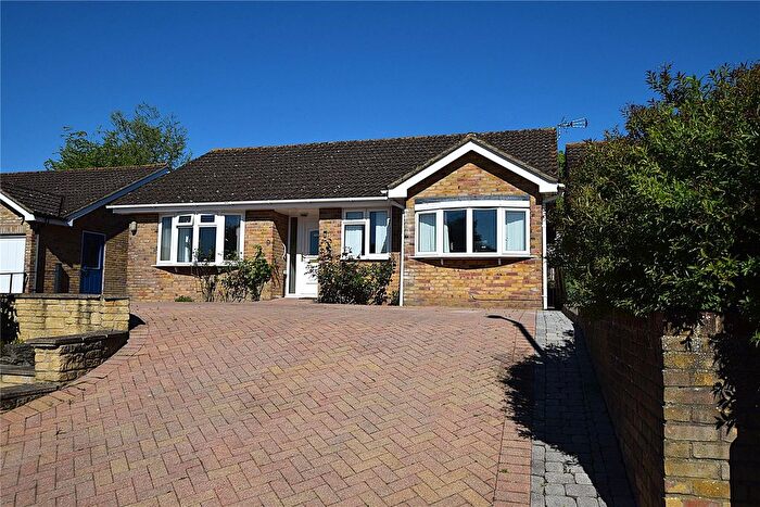 3 Bedroom Bungalow For Sale In Cavalier Way, Alton, Hampshire, GU34