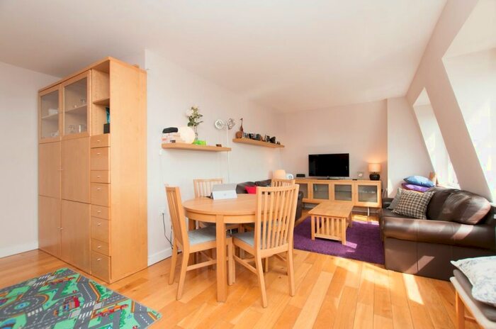 2 Bedroom Flat To Rent In High House Mews, Stoke Newington Church Street, London, N16