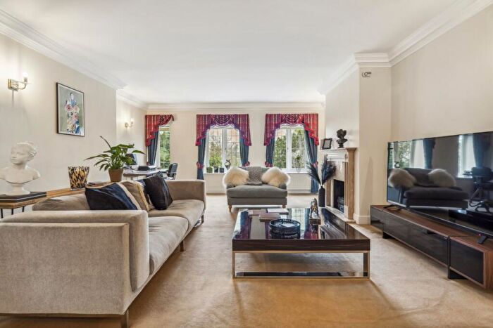 2 Bedroom Apartment To Rent In Batts Hill Reigate, RH2