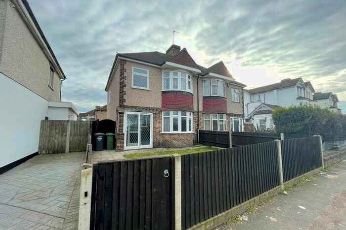 3 Bedroom Semi-Detached House To Rent In London Road, Greenhithe, DA9