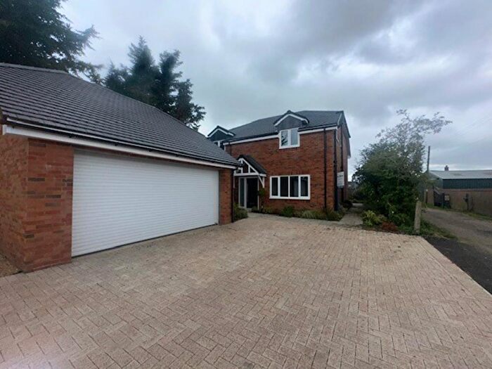 4 Bedroom Detached House To Rent In Bedford Road, Great Barford, MK44