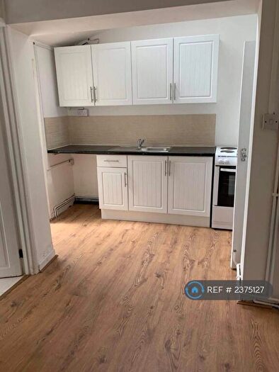 1 Bedroom Flat To Rent In High Street, Ferndale, CF43