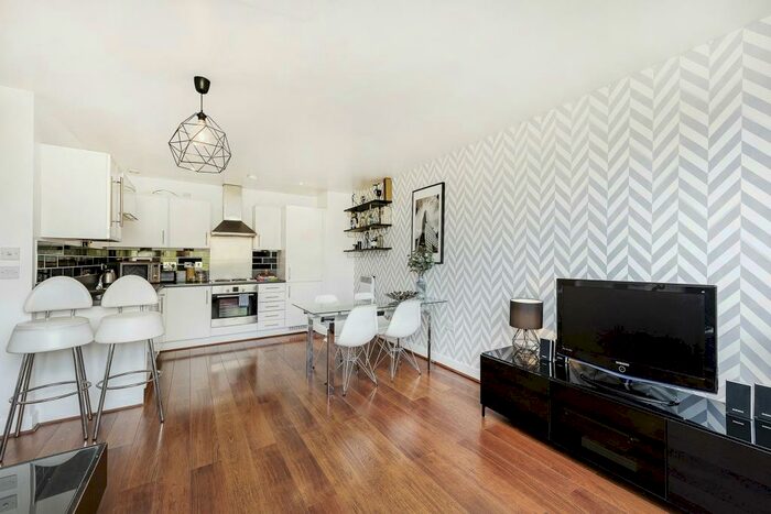 2 Bedroom Flat To Rent In Meath Crescent, Bethanal Green, E2