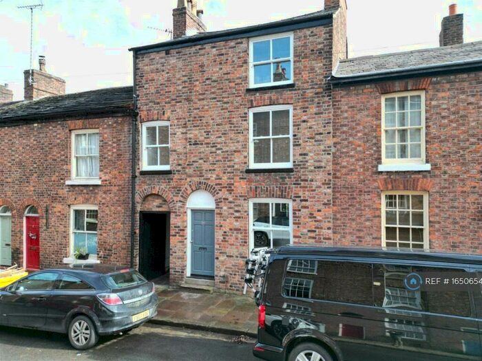 4 Bedroom Terraced House To Rent In St. Georges Street, Macclesfield, SK11
