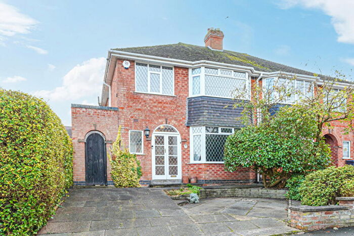 3 Bedroom Semi Detached House For Sale In Chapel Fields Road, Solihull, B92