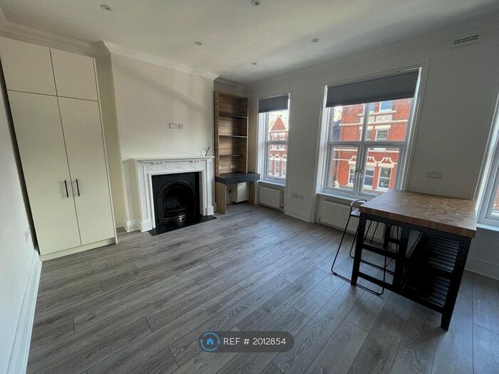 3 Bedroom Flat To Rent In Topsfield Parade, London, N8
