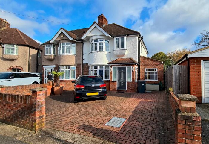 4 Bedroom Semi-Detached House To Rent In Syon Park Gardens, Isleworth TW7