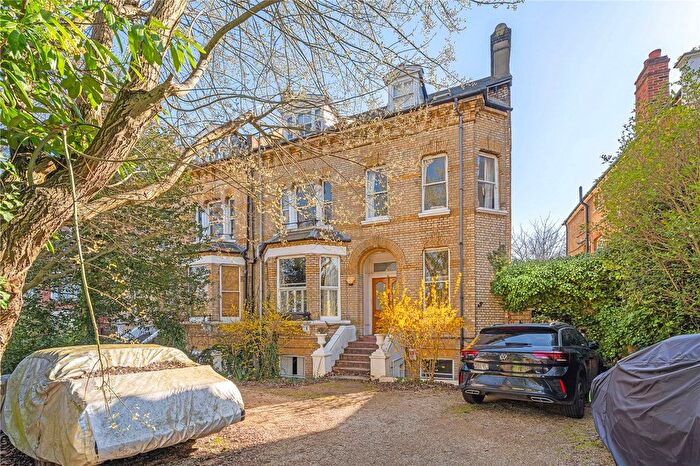 2 Bedroom Flat For Sale In Grove Park, Camberwell, London, SE5