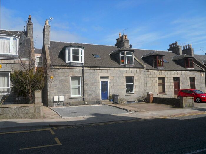 3 Bedroom Maisonette To Rent In George Street, Aberdeen, AB25