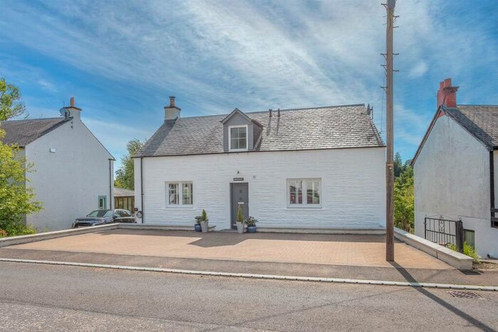 3 Bedroom Detached House For Sale In Dunkeld Road, Bankfoot, Perth, PH1