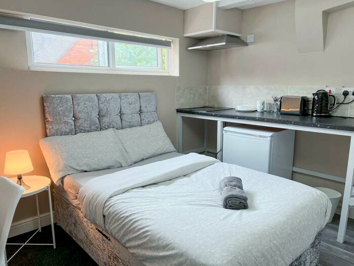 Studio To Rent In Russell Road, Nottingham, Nottinghamshire, NG7