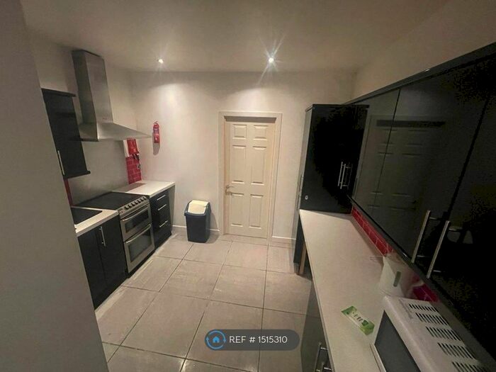 2 Bedroom Flat To Rent In Brownhill Road, Catford, SE6