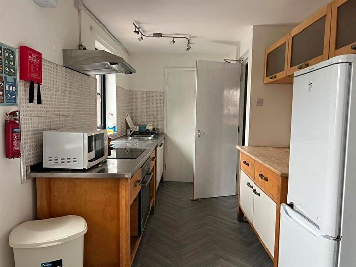 3 Bedroom Flat To Rent In Merchants Road, Hotwells, BS8