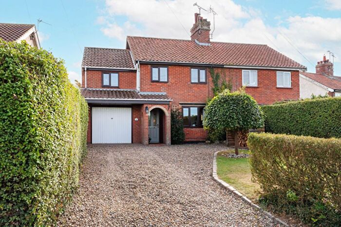 3 Bedroom Semi-Detached House For Sale In Whitegates, Ludham, NR29