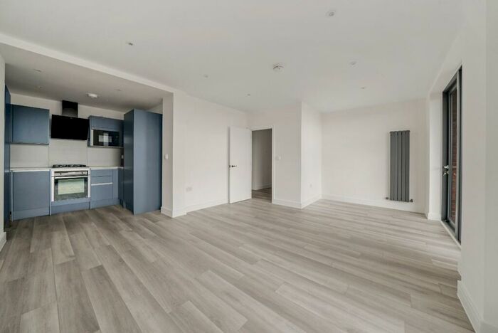 2 Bedroom Apartment To Rent In Hyam Apartments, Broadway, Bexleyheath, Kent, DA6