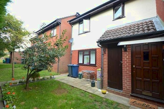 1 Bedroom Flat To Rent In Ladycross, Milford, Godalming, GU8